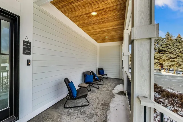 $1,119,000 | 10S330 Oneill Drive, Burr Ridge, IL 60527