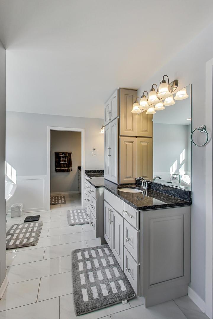 10S330 Oneill Drive Burr Ridge, IL 60527 - Photo 27 of 63