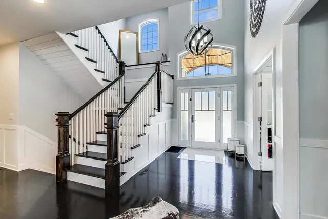 $1,119,000 | 10S330 Oneill Drive, Burr Ridge, IL 60527