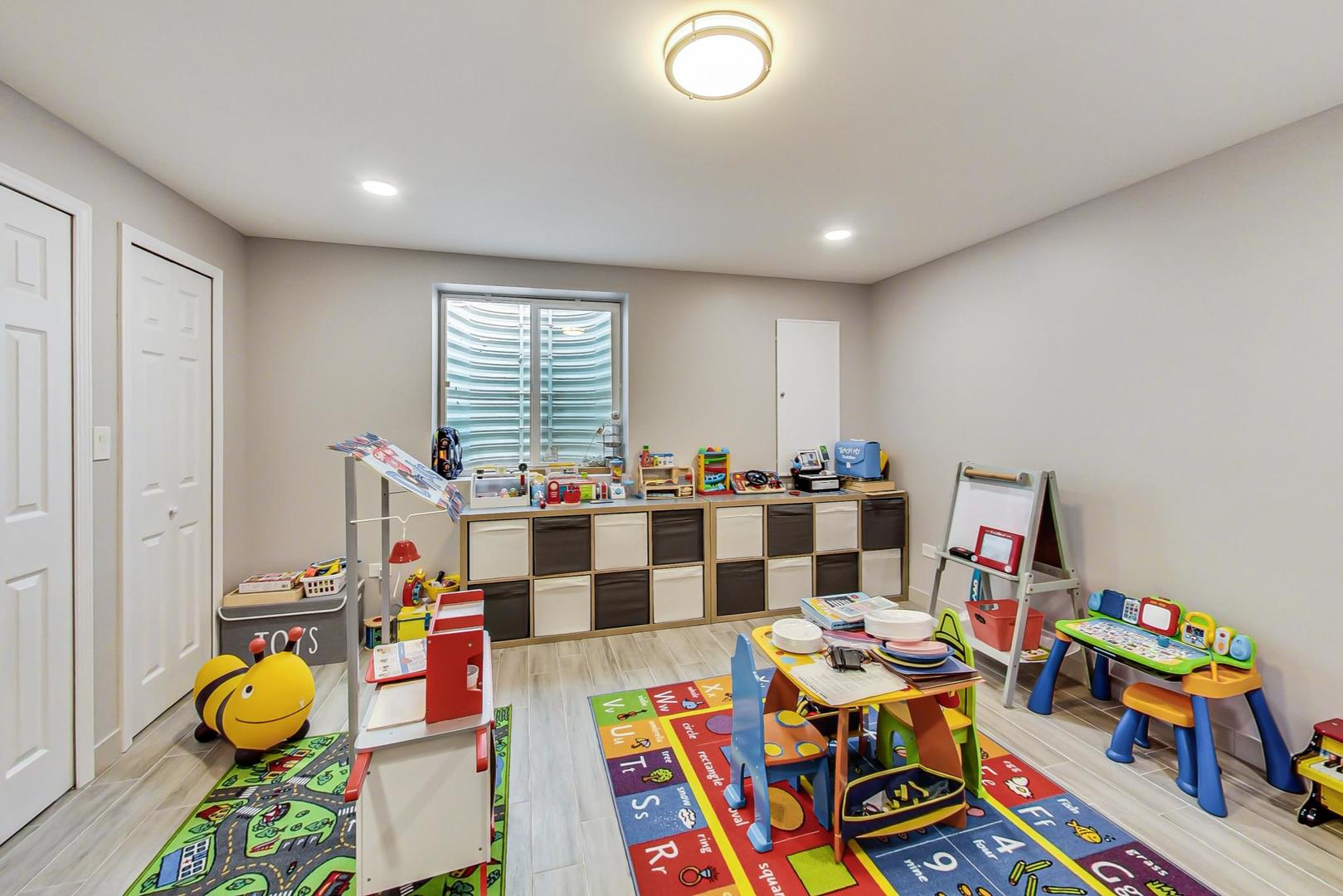 10S330 Oneill Drive Burr Ridge, IL 60527 - Photo 48 of 63