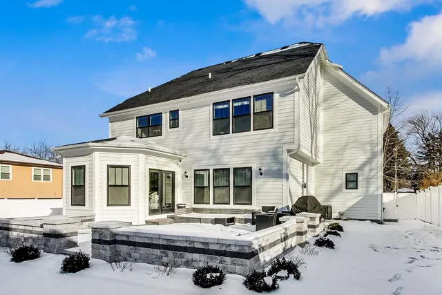 $1,119,000 | 10S330 Oneill Drive, Burr Ridge, IL 60527
