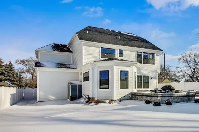 $1,119,000 | 10S330 Oneill Drive, Burr Ridge, IL 60527