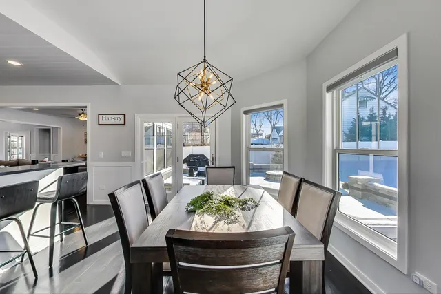 $1,119,000 | 10S330 Oneill Drive, Burr Ridge, IL 60527