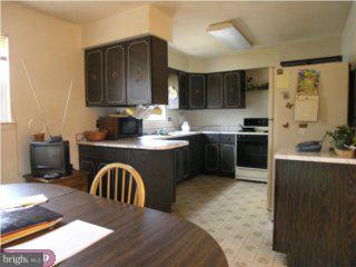 411 Tomlinson Road Philadelphia, PA 19116 - Photo 2 of 6 Gallery Image 2