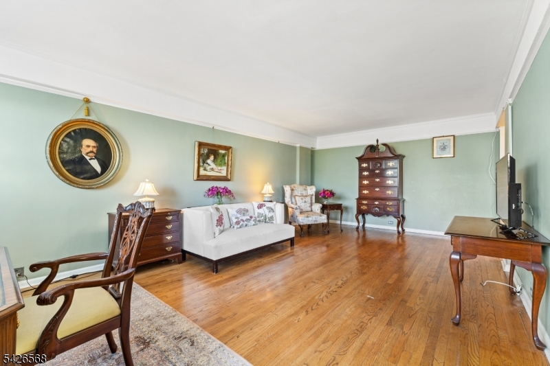 10 Crestmont Road, Unit 3L Montclair, NJ 07042 - Photo 14 of 41 Gallery Image 14