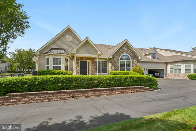 $699,999 | 64 Villa Drive, Warminster, PA 18974