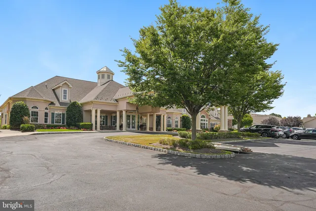 $699,999 | 64 Villa Drive, Warminster, PA 18974