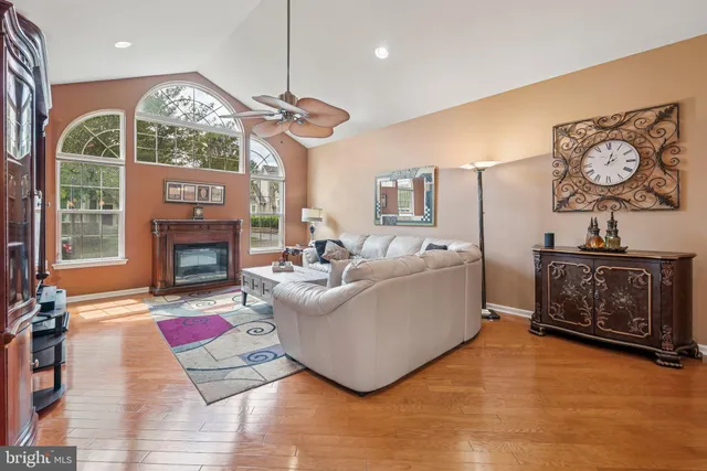 $699,999 | 64 Villa Drive, Warminster, PA 18974