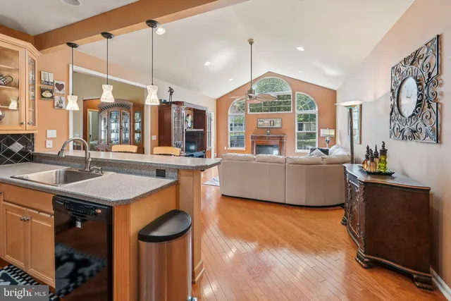 $699,999 | 64 Villa Drive, Warminster, PA 18974