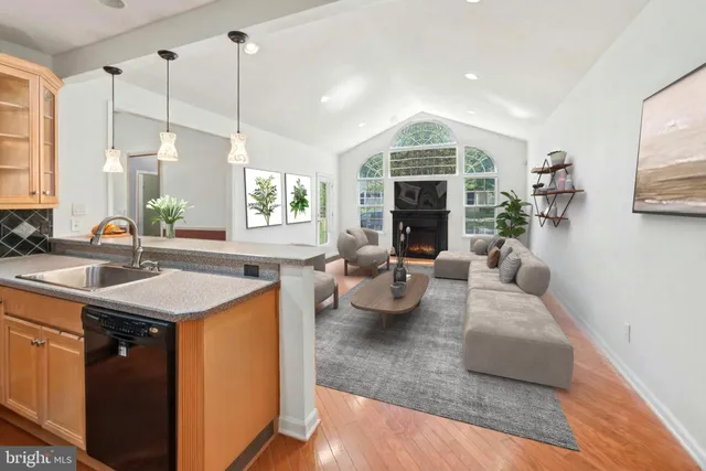 $699,999 | 64 Villa Drive, Warminster, PA 18974