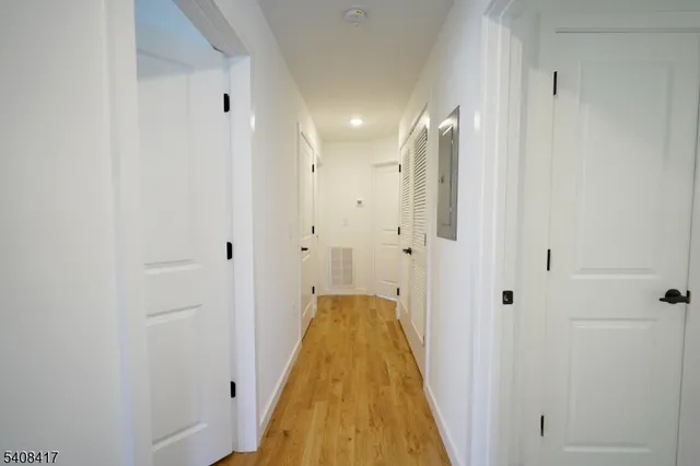 $4,000 | 728 Seaport Drive, Unit 1, Elizabeth, NJ 07201