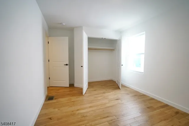 $4,000 | 728 Seaport Drive, Unit 1, Elizabeth, NJ 07201