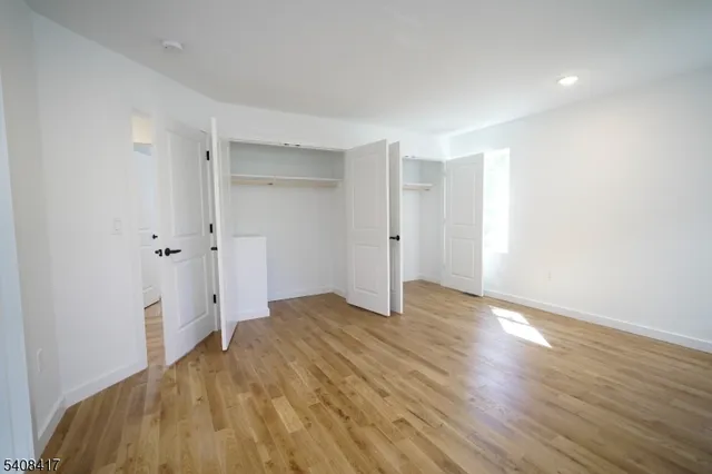 $4,000 | 728 Seaport Drive, Unit 1, Elizabeth, NJ 07201