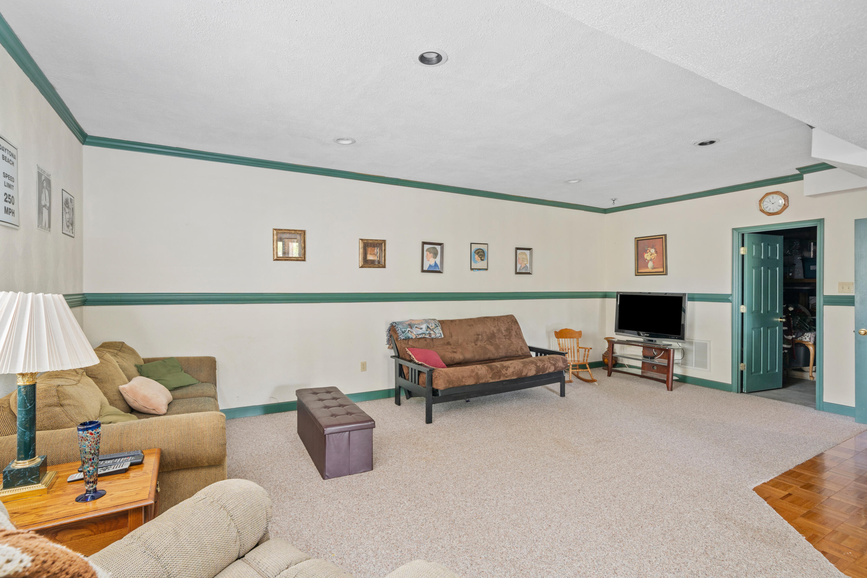 480 Downing Street Roanoke, VA 24019 - Photo 20 of 29 a living room with furniture and a flat screen tv