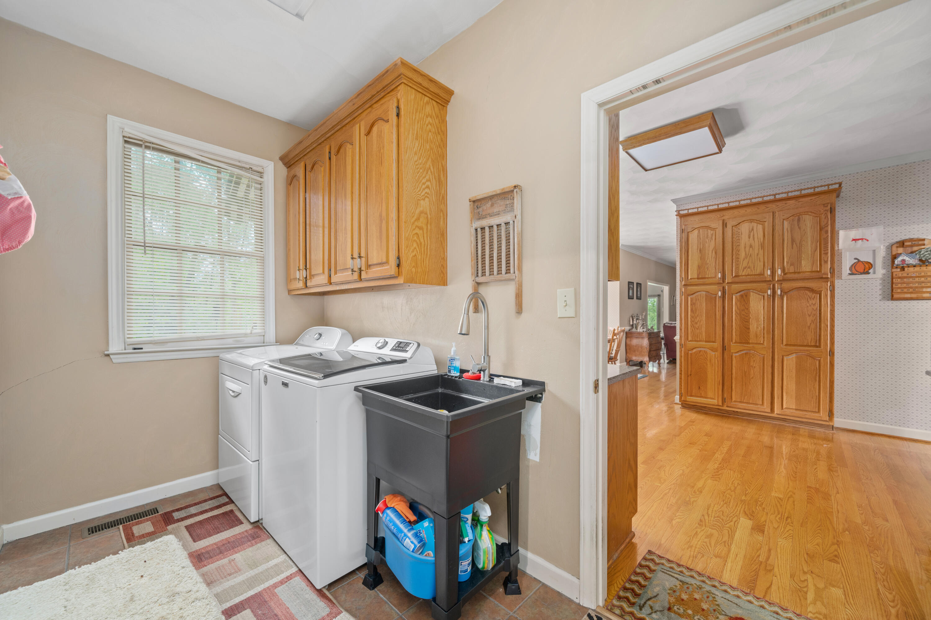 480 Downing Street Roanoke, VA 24019 - Photo 10 of 29 a utility room with closet dryer and washer