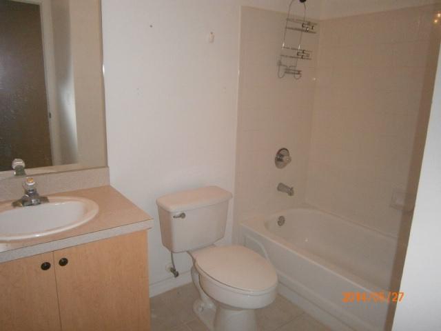 10342 Fox Trail Road South, Unit 1408 Royal Palm Beach, FL 33411 - Photo 4 of 12 guest bath