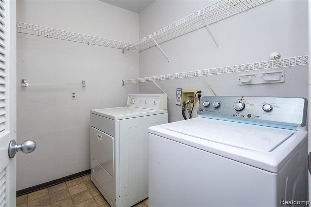 6580 Ridgefield Circle, Unit 202 West Bloomfield, MI 48322 - Photo 19 of 23