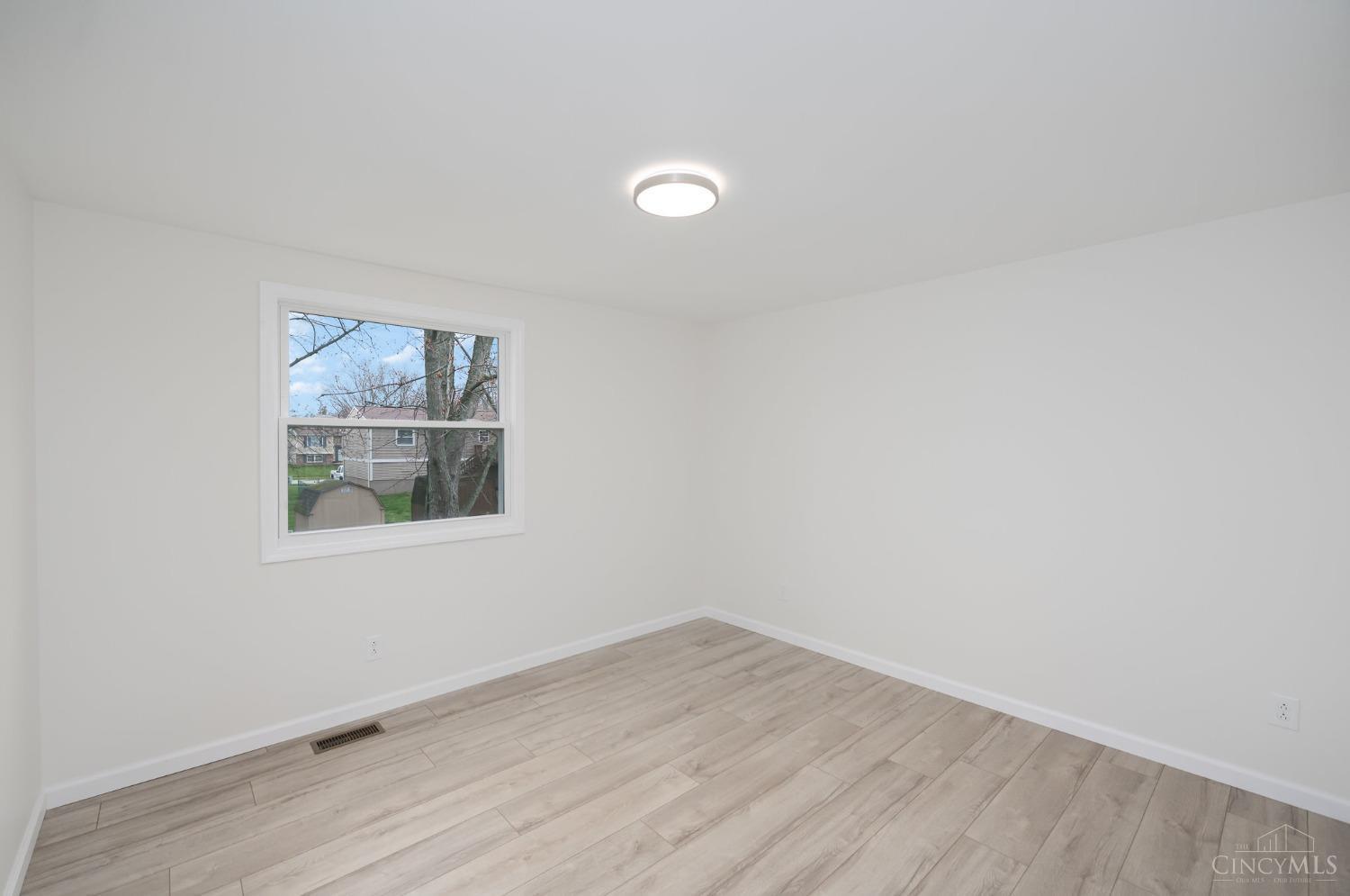 3264 Struble Road Cincinnati, OH 45251 - Photo 14 of 28 Gallery Image 14