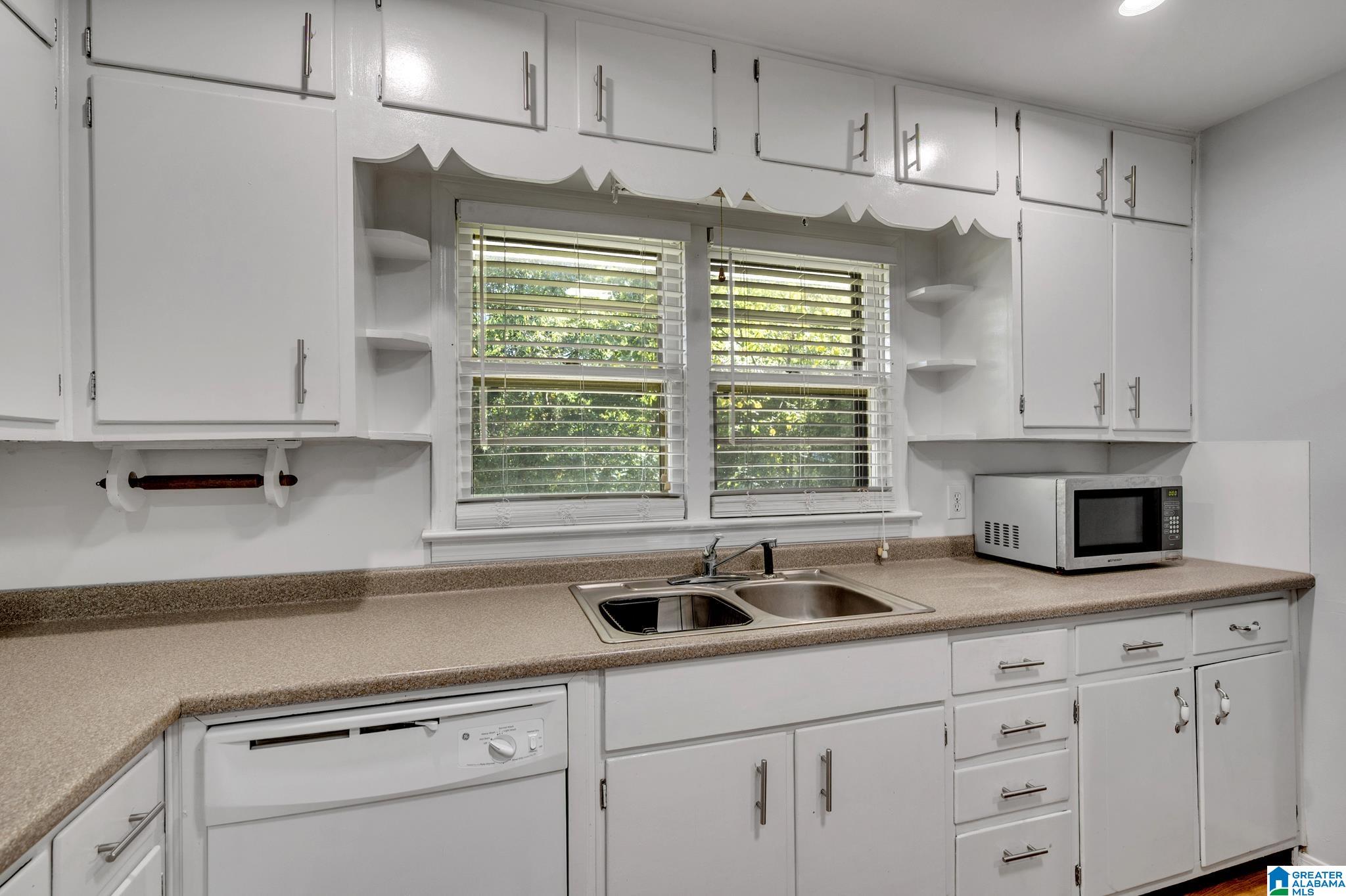 313 Redmayne Road Gardendale, AL 35071 - Photo 6 of 31