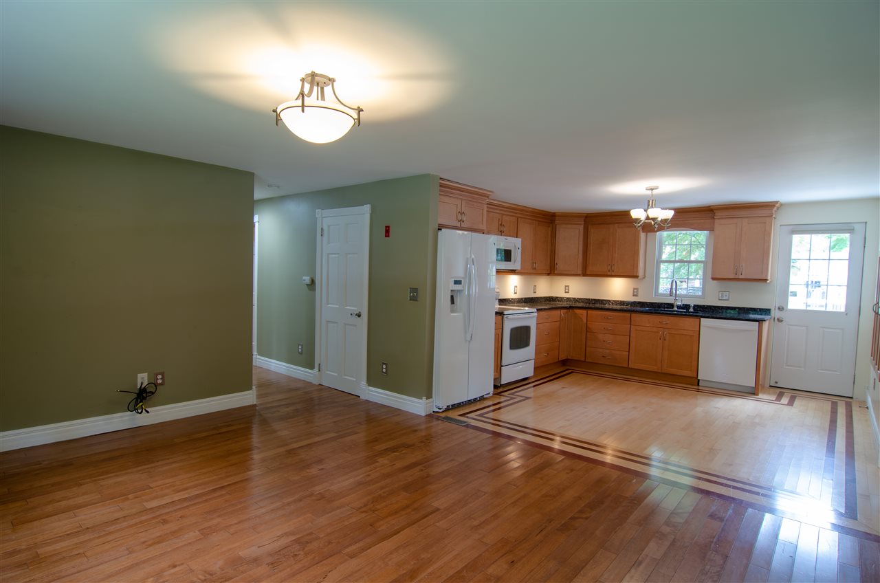 7 Steele Road Hudson, NH 03051 - Photo 11 of 24