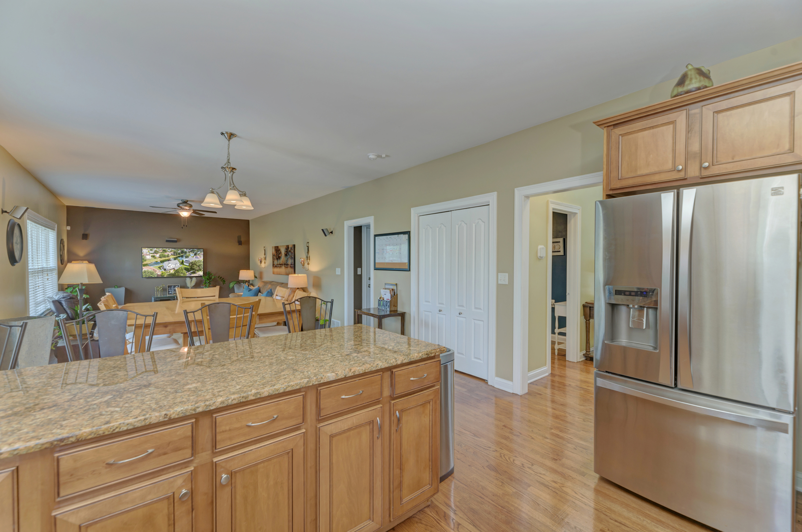 1904 Chestnut Hill Road Plainfield, IL 60586 - Photo 6 of 38 Gallery Image 6