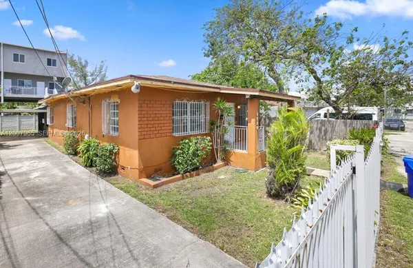 $2,700 | 3720 Northwest 20th Court, Miami, FL 33142