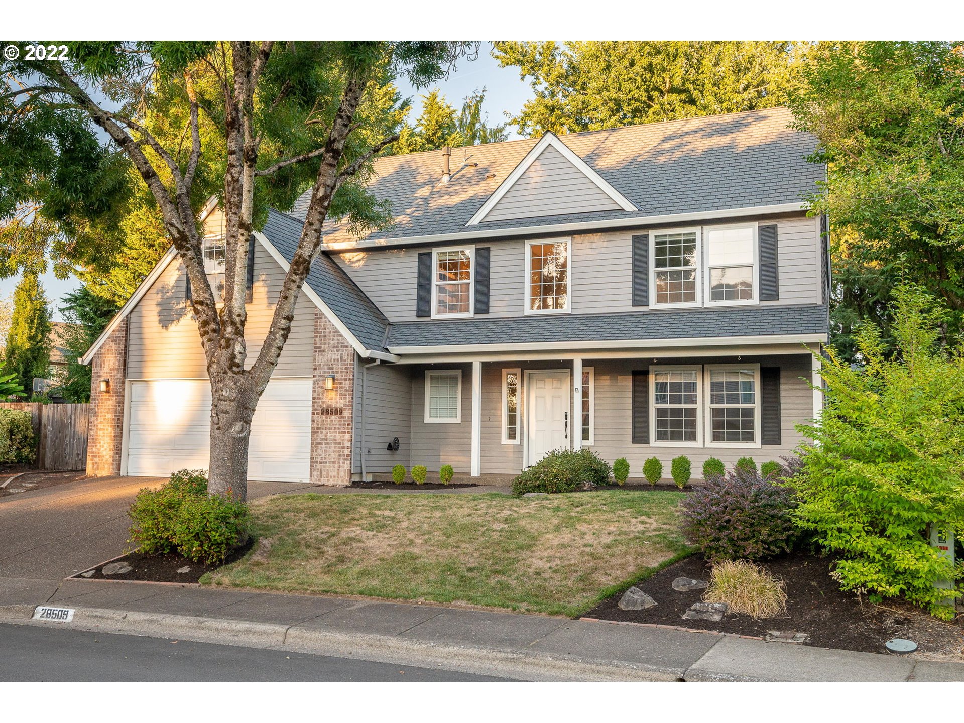 28509 Southwest Cascade Loop Wilsonville, OR 97070 - Photo 2 of 32 Gallery Image 2