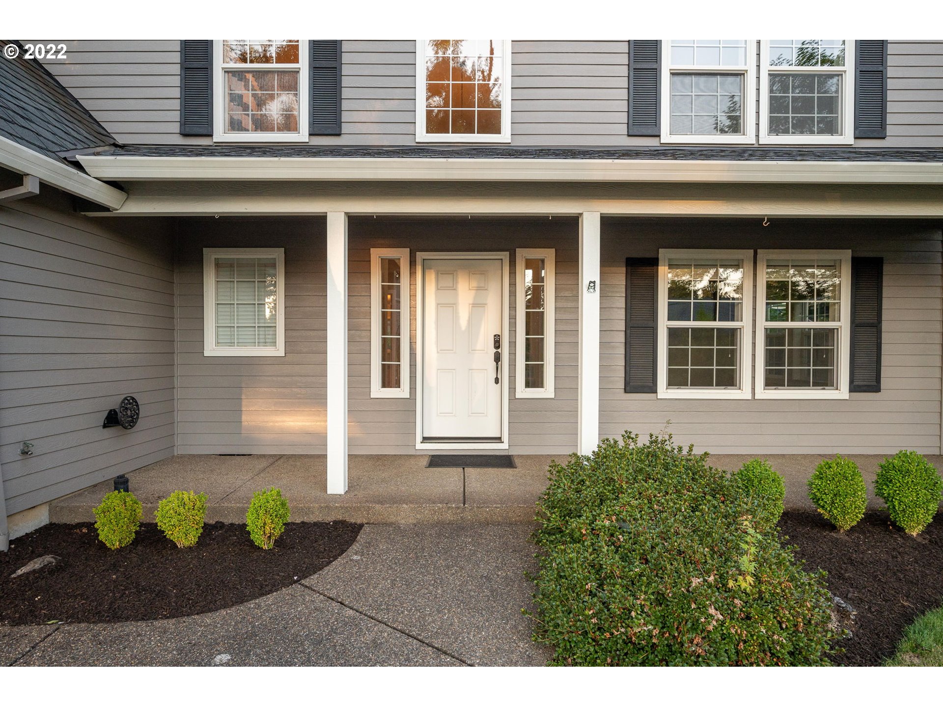 28509 Southwest Cascade Loop Wilsonville, OR 97070 - Photo 3 of 32 Gallery Image 3