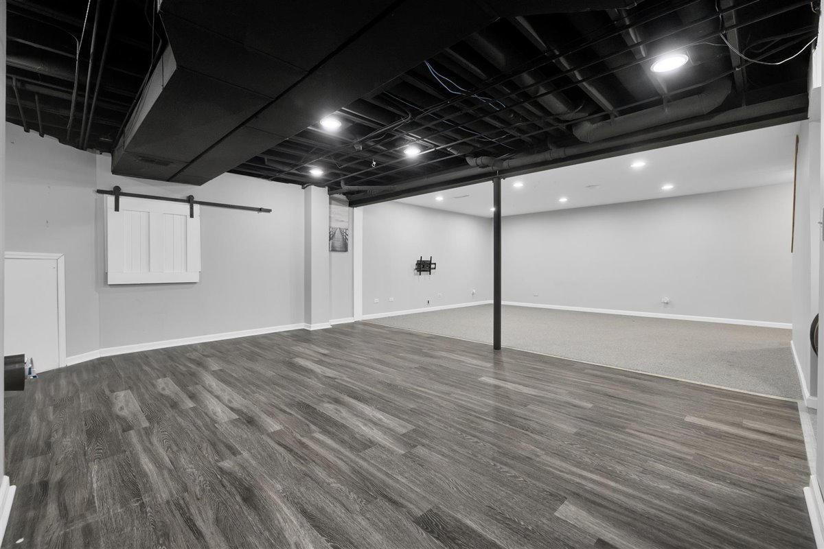 607 Cottage Road Batavia, IL 60510 - Photo 30 of 36 a view of empty room with wooden floor