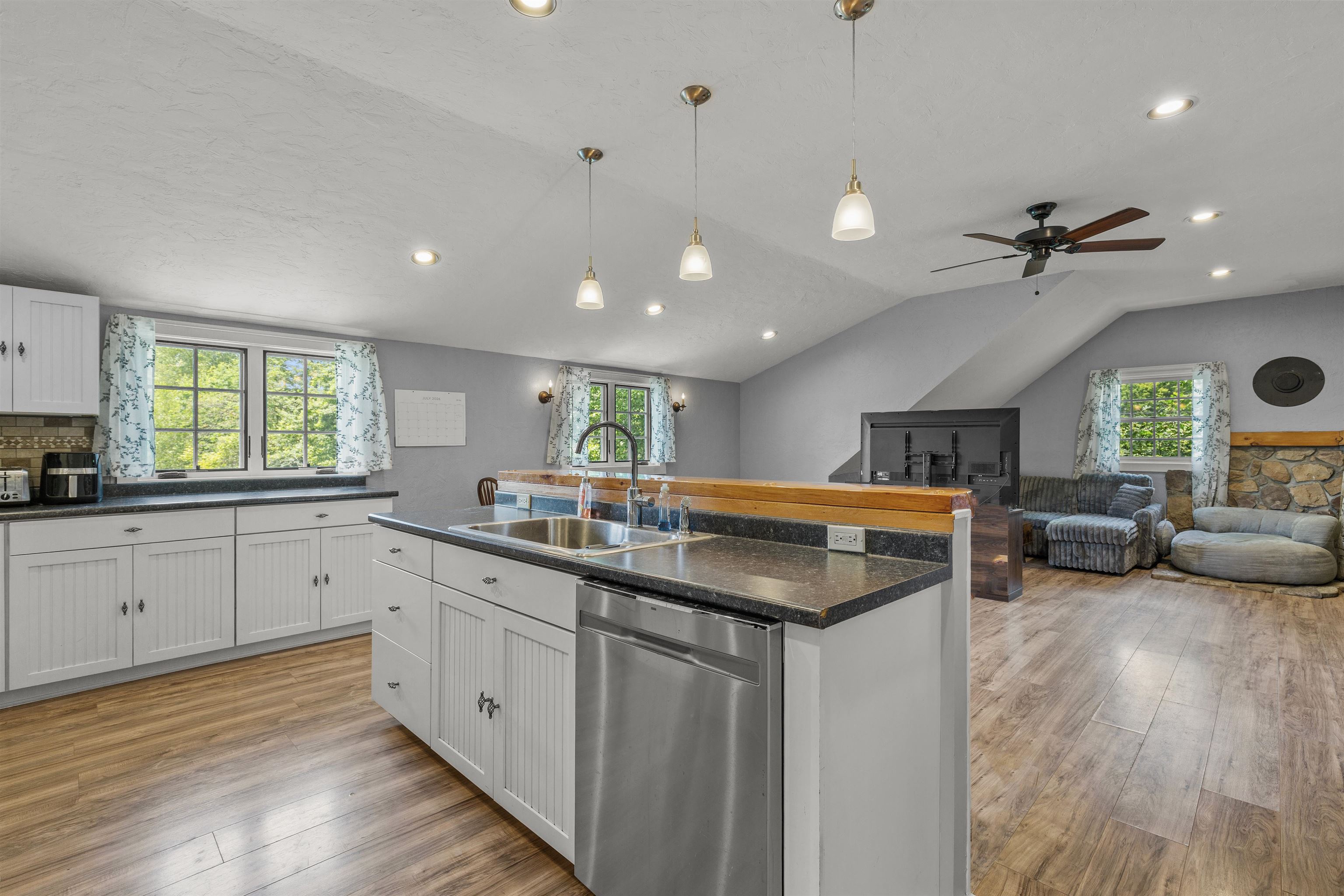 1662 Latham Road Thetford, VT 05043 - Photo 37 of 60