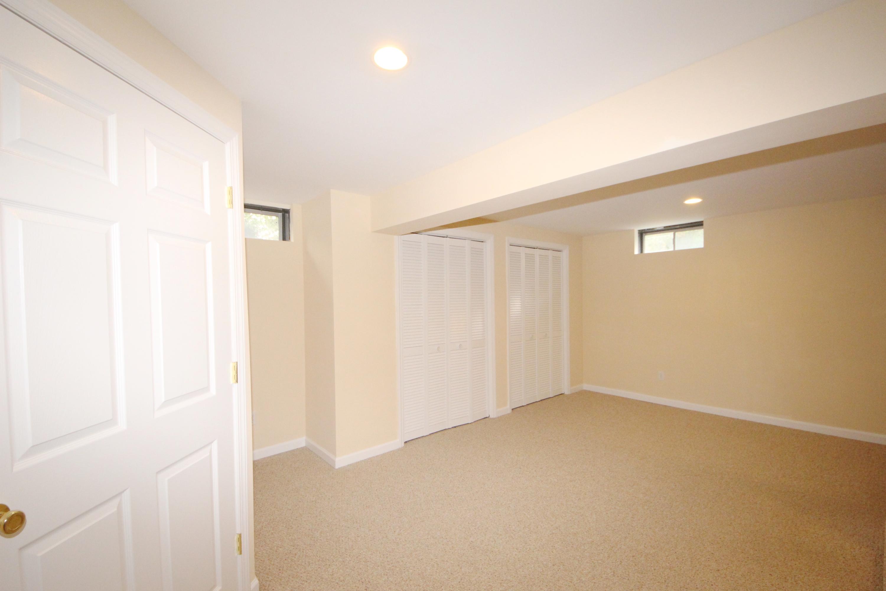 189 Hollow Tree Ridge Road Darien, CT 06820 - Photo 26 of 27 a view of an empty room
