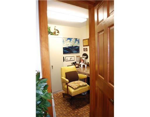 39 Turtle Run Road, Unit 9 Winthrop, ME 04364 - Photo 7 of 25 Junior Office. Office nook by front...