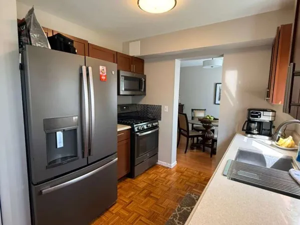 $3,095 | 2338 Woodview Lane, Naperville, IL 60565