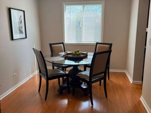 $3,095 | 2338 Woodview Lane, Naperville, IL 60565