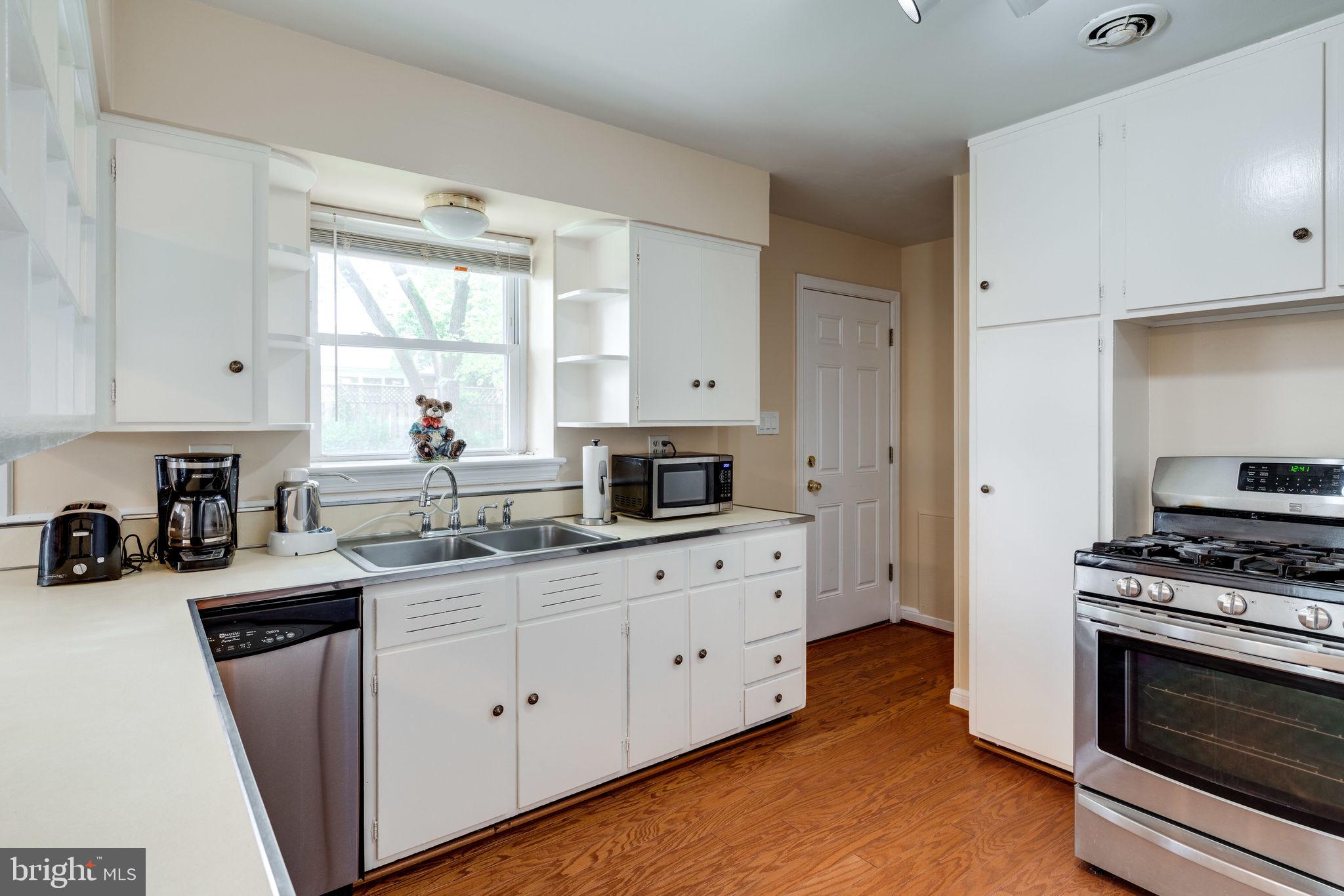 6018 Grayson Street Springfield, VA 22150 - Photo 11 of 43 Gallery Image 11