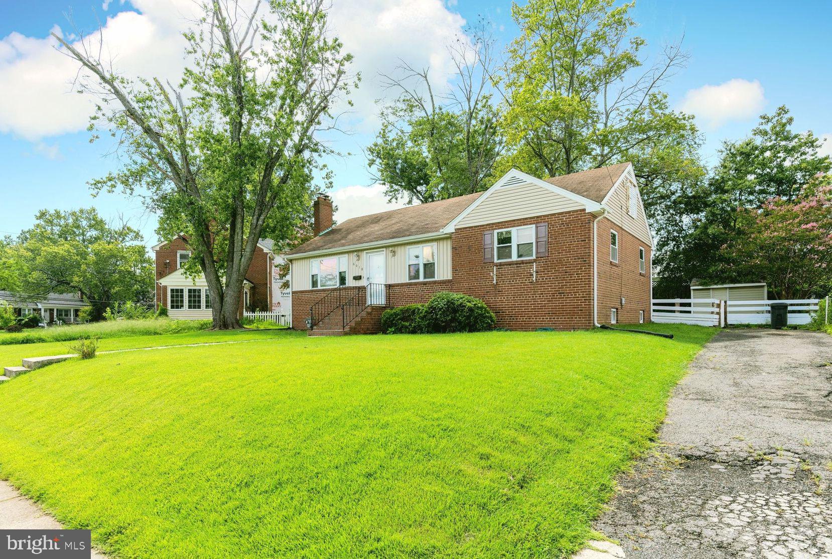 6018 Grayson Street Springfield, VA 22150 - Photo 4 of 43 Gallery Image 4