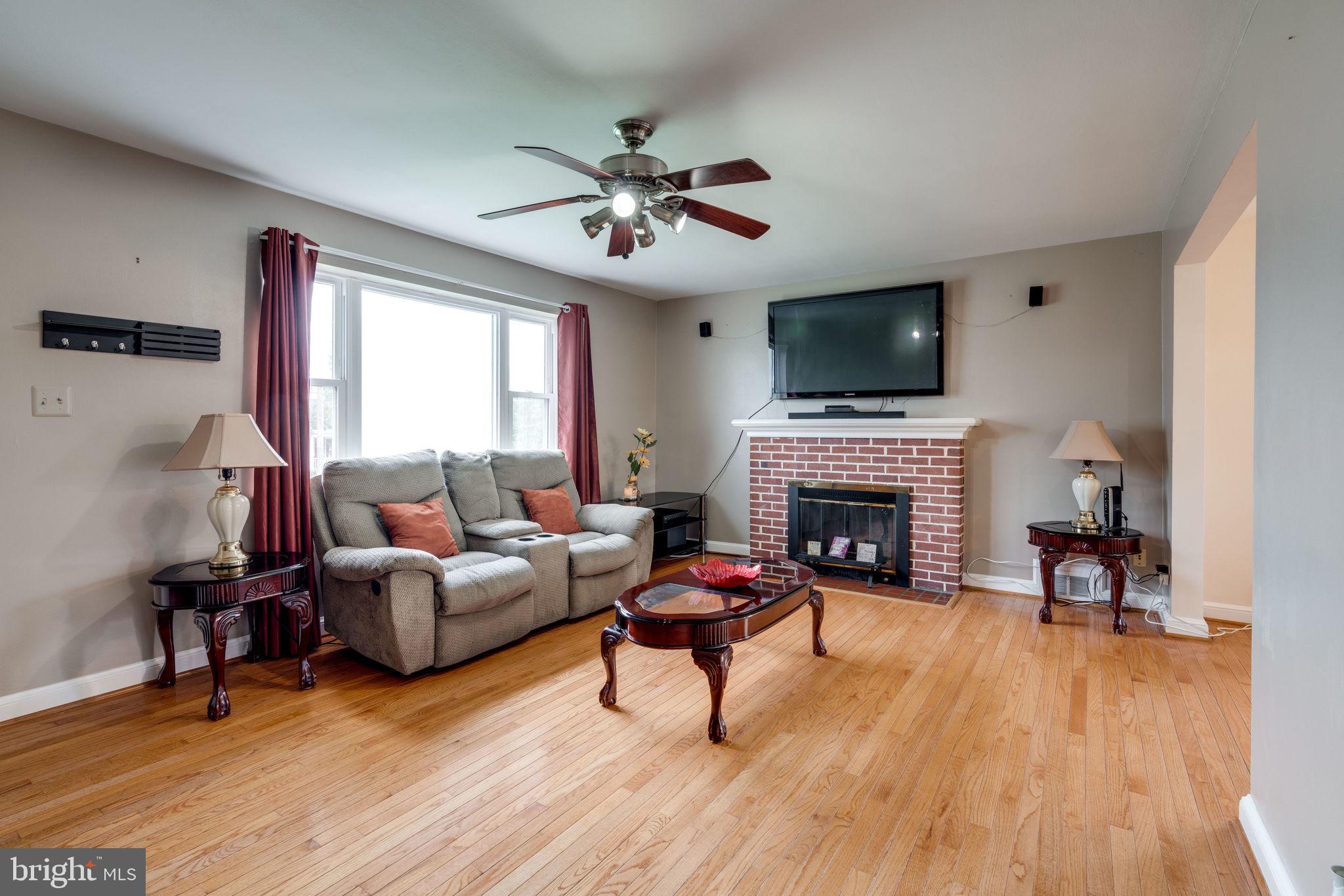6018 Grayson Street Springfield, VA 22150 - Photo 5 of 43 Gallery Image 5