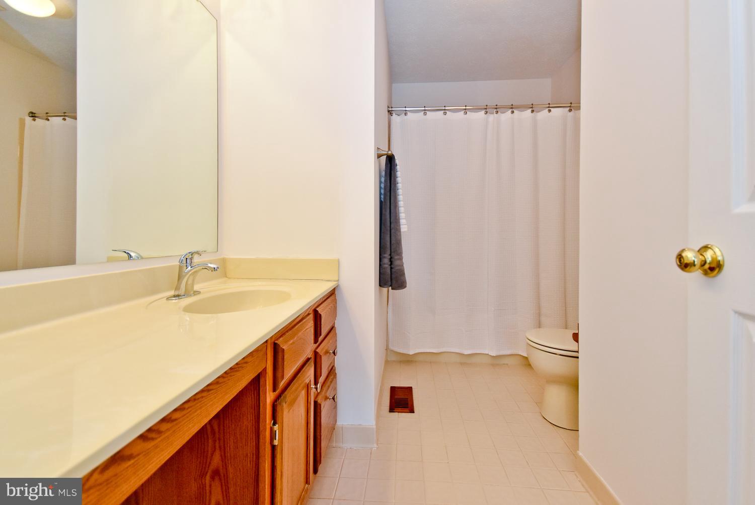 2700 Price Road Crofton, MD 21114 - Photo 23 of 30 Hall Bathroom