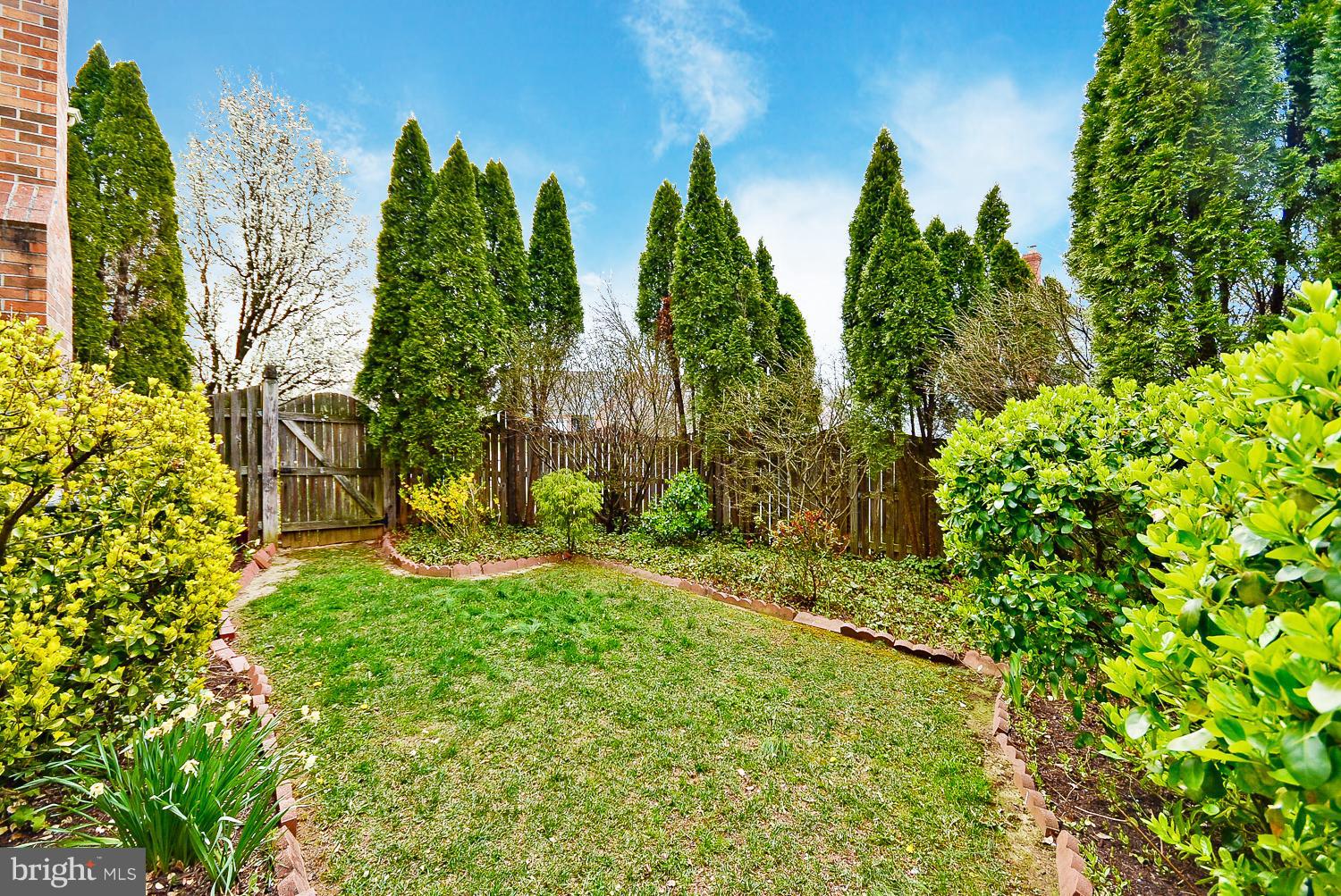 2700 Price Road Crofton, MD 21114 - Photo 28 of 30 Beautiful Landscaping