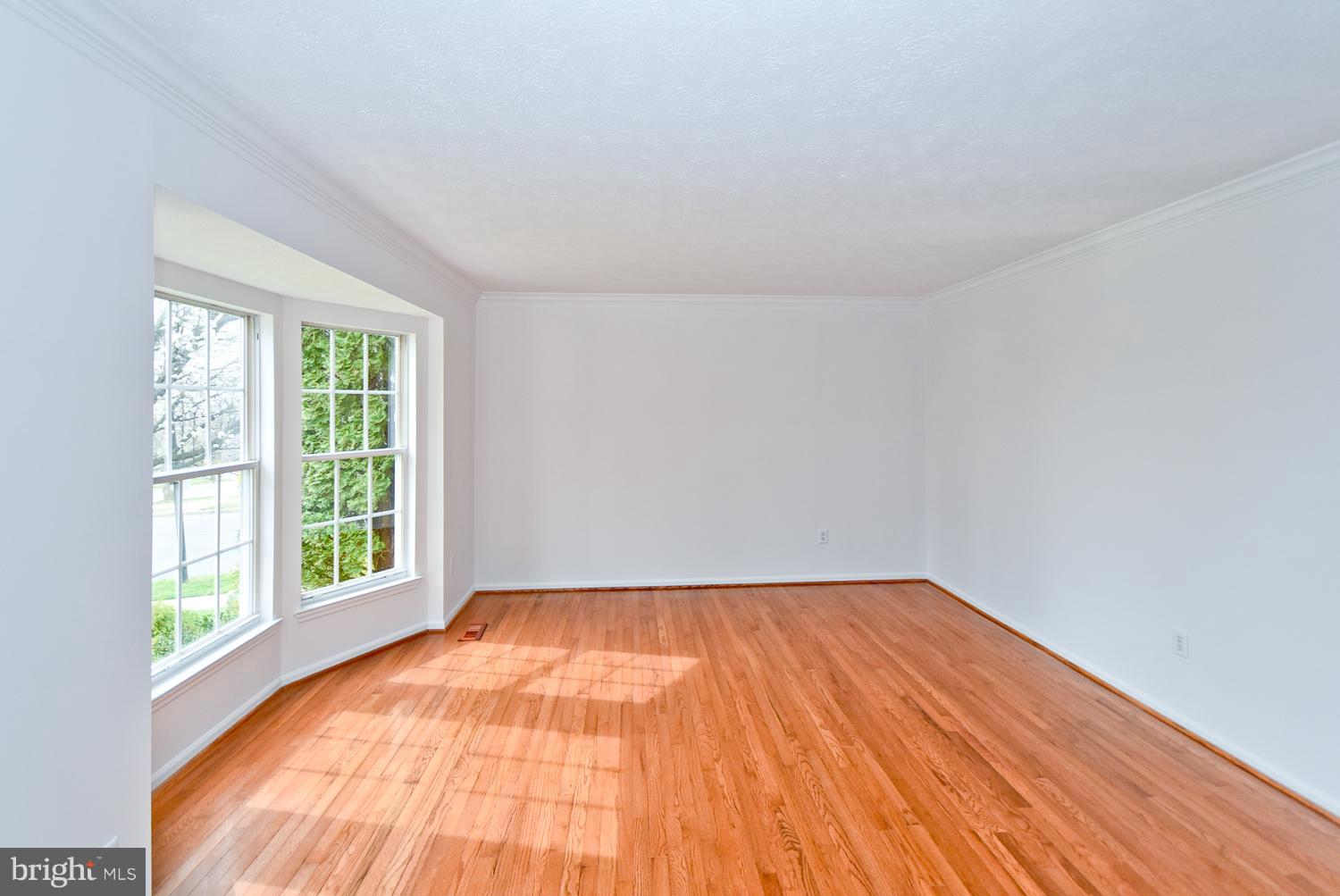 2700 Price Road Crofton, MD 21114 - Photo 6 of 30 Living Room w/Hardwood Floors