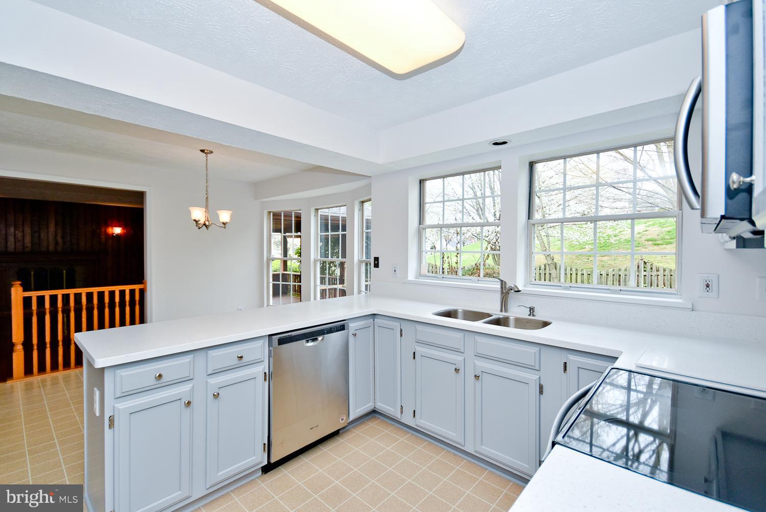 2700 Price Road Crofton, MD 21114 - Photo 10 of 30 Light & Bright