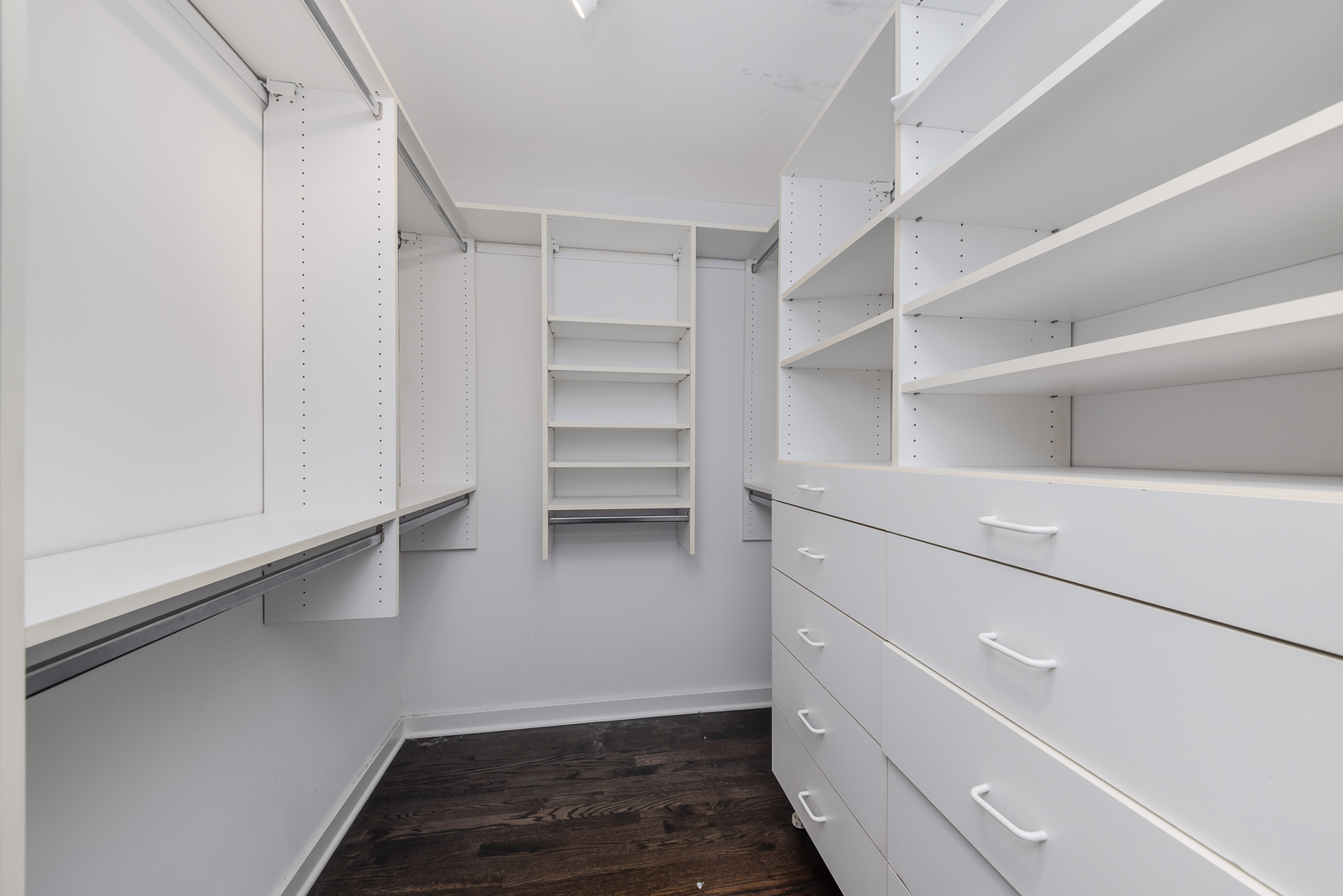 641 West Willow Street, Unit 140 Chicago, IL 60614 - Photo 19 of 22 a room with storage and utility