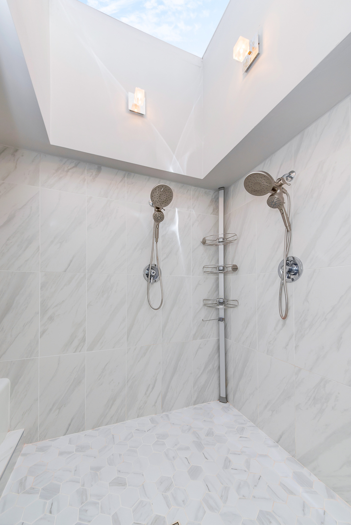 641 West Willow Street, Unit 140 Chicago, IL 60614 - Photo 22 of 22 a bathroom with a shower