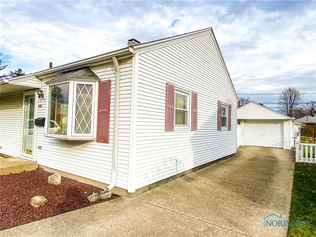 4624 Edgemont Road Toledo, OH 43611 - Photo 4 of 21 Gallery Image 4