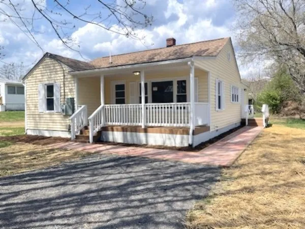 $239,900 | 336 Railroad Avenue, Craigsville, VA 24430