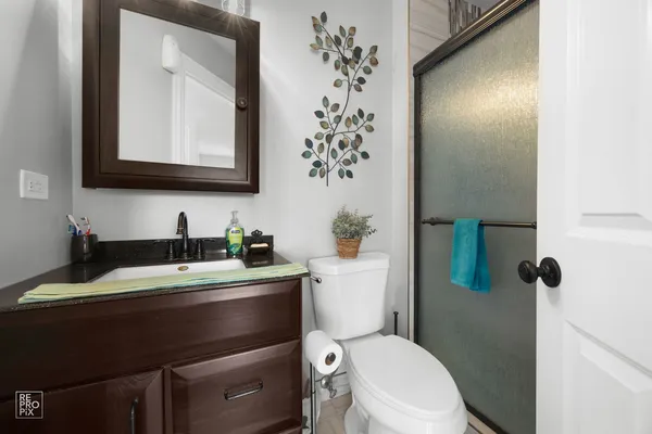 $389,900 | 7504 Claridge Drive, Unit E, Bridgeview, IL 60455