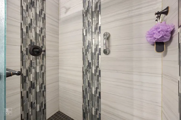 $389,900 | 7504 Claridge Drive, Unit E, Bridgeview, IL 60455