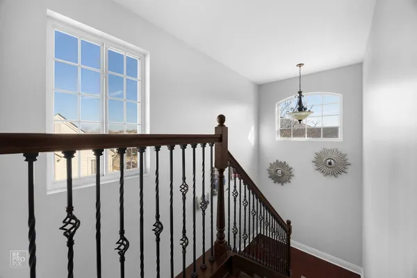 $389,900 | 7504 Claridge Drive, Unit E, Bridgeview, IL 60455