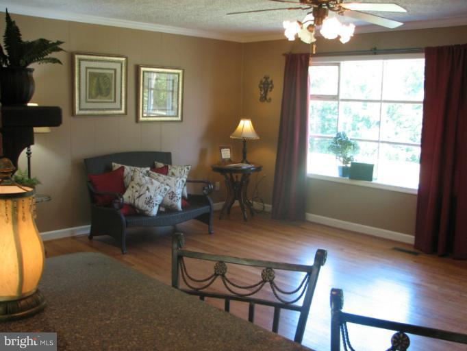 7218 Wilson Road Marshall, VA 20115 - Photo 22 of 30 a dining room with furniture and window