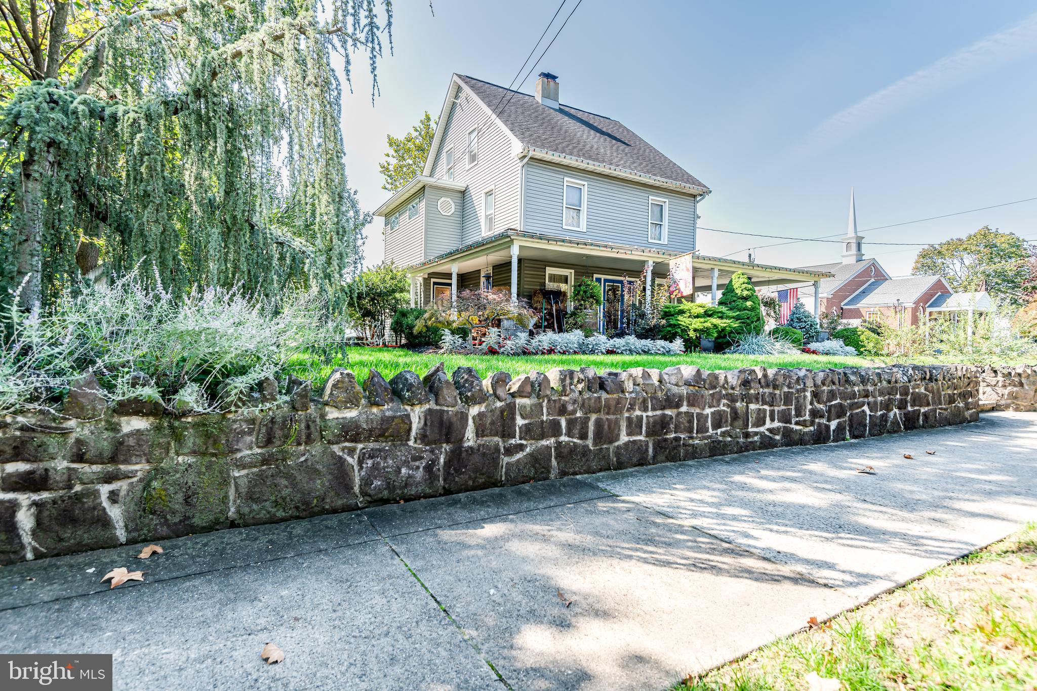 844 Bridgeboro Street Riverside, NJ 08075 - Photo 3 of 49